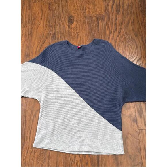 Vince Camuto Colorblock Assymetric Dolman Sleeve Sweater Blue Gray Size L - Picture 5 of 6